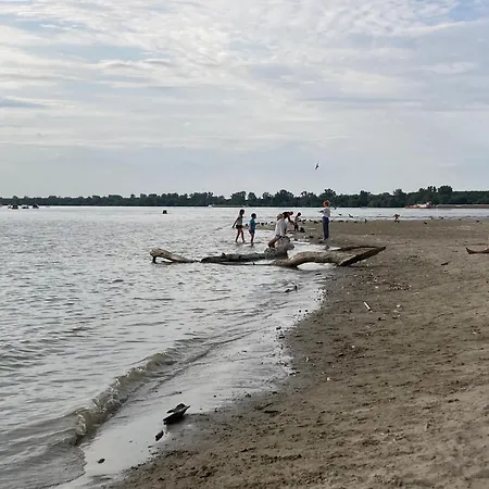 Artists Inn, Large 2 Bed Duplex Apartment, Parking Zemun Polje