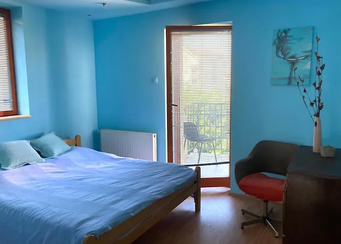 Artists Inn, Large 2 Bed Duplex Apartment, Parking Zemun Polje